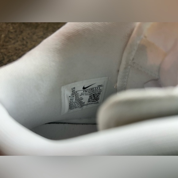 NIKE Air Force 1 MID BOYS SIZE 5 - Picture 4 of 5